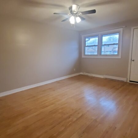 Living Room w Balcony